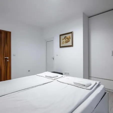 Modern Living - 1bd On Blvd. Tsar Boris Ii شقة صوفيا